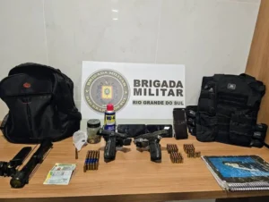 Pelotão Rodoviário de Cachoeira apreende armas e munições na ERS-410