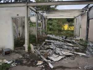 Alto do Amorim: obra de escola abandonada vira ponto de risco