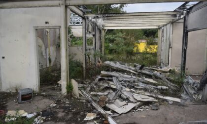 Alto do Amorim: obra de escola abandonada vira ponto de risco