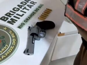 Pelotão de Cachoeira do Sul: condutor é preso por porte ilegal de arma de fogo