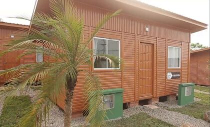Polêmica: prefeito divulga nota sobre doação de casas