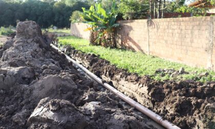 Novo Cabrais: obras na rede de esgoto da Avenida 23 avançam