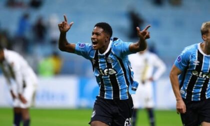 Grêmio vence, mas vai disputar playoffs da Sul-Americana