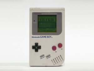 Consoles portáteis: a história dos videogames que cabem na palma da mão