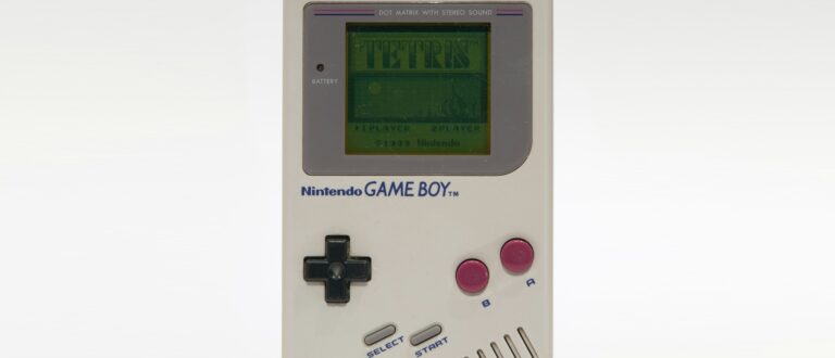 Consoles portáteis: a história dos videogames que cabem na palma da mão
