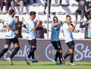 Grêmio vence em Caxias do Sul e sobe na tabela do Brasileirão